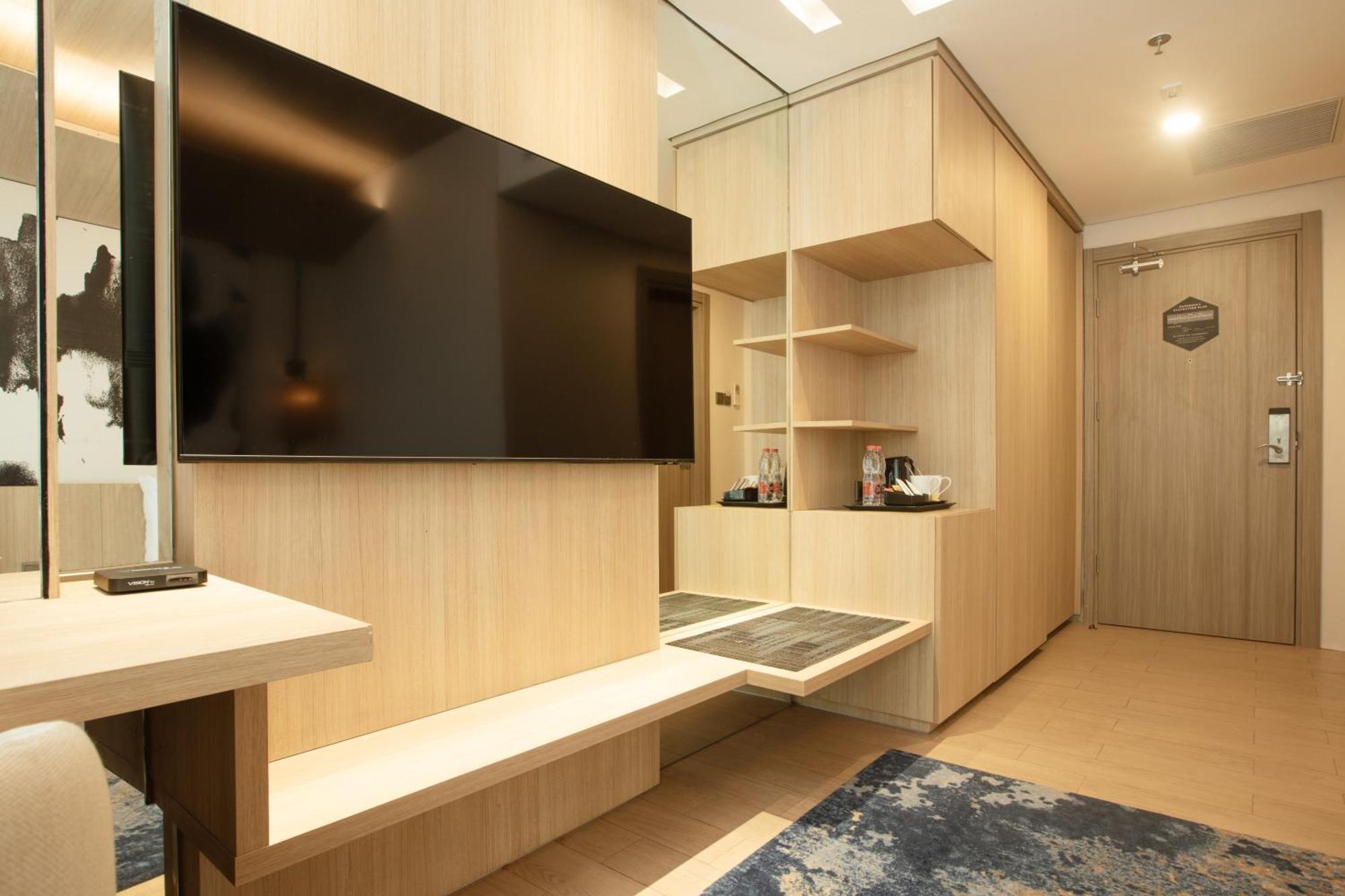 Louis Kienne Cikarang Hotel & Service Apartment Bekasi Eksteriør bilde